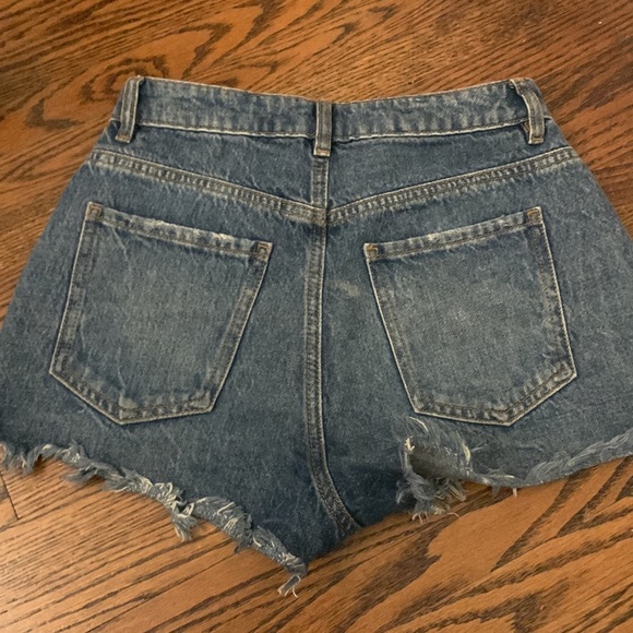 NWOT Garage Medium Wash Denim Shorts - Picture 4 of 5